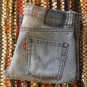 Grey Levi’s Jeans